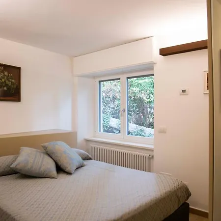 Apartment Le Rondini - Courtyard With Balcony & Terrace Lesa
