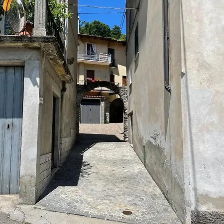 Le Rondini - Courtyard With Balcony & Terrace *