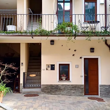 アパート Le Rondini - Courtyard With Balcony & Terrace